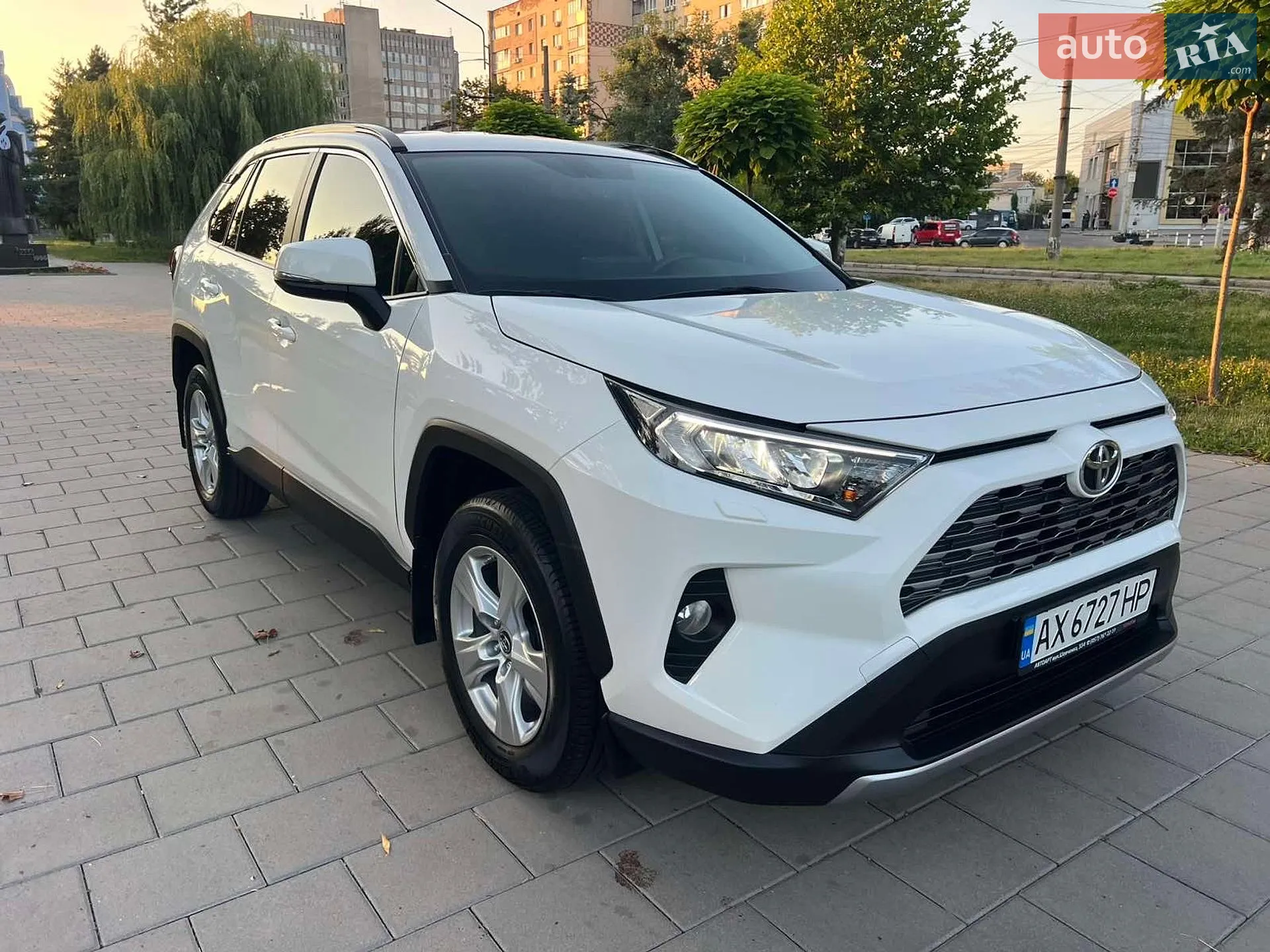 2019 Toyota RAV 4 - мініатюра 7