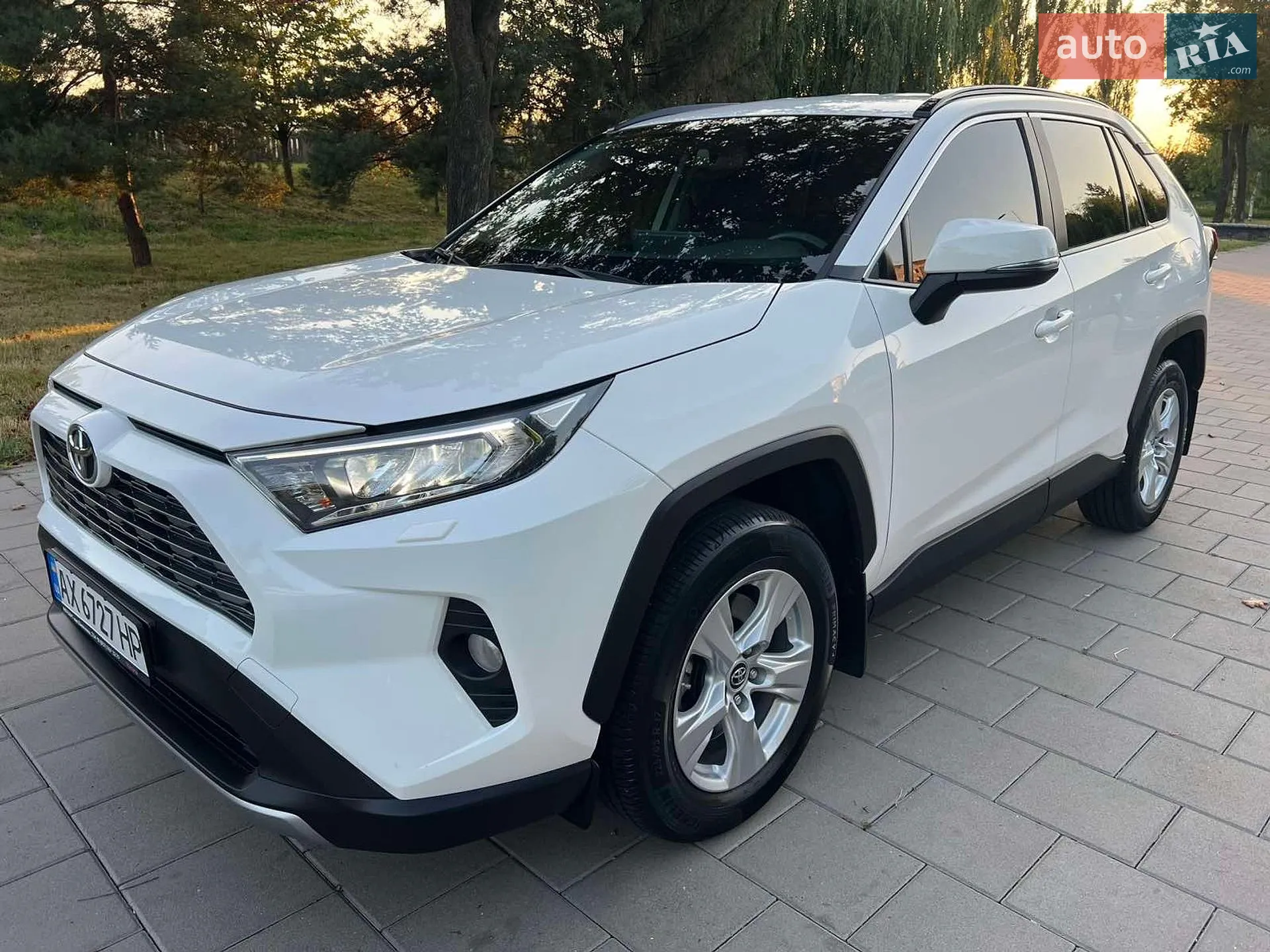 2019 Toyota RAV 4 - мініатюра 13