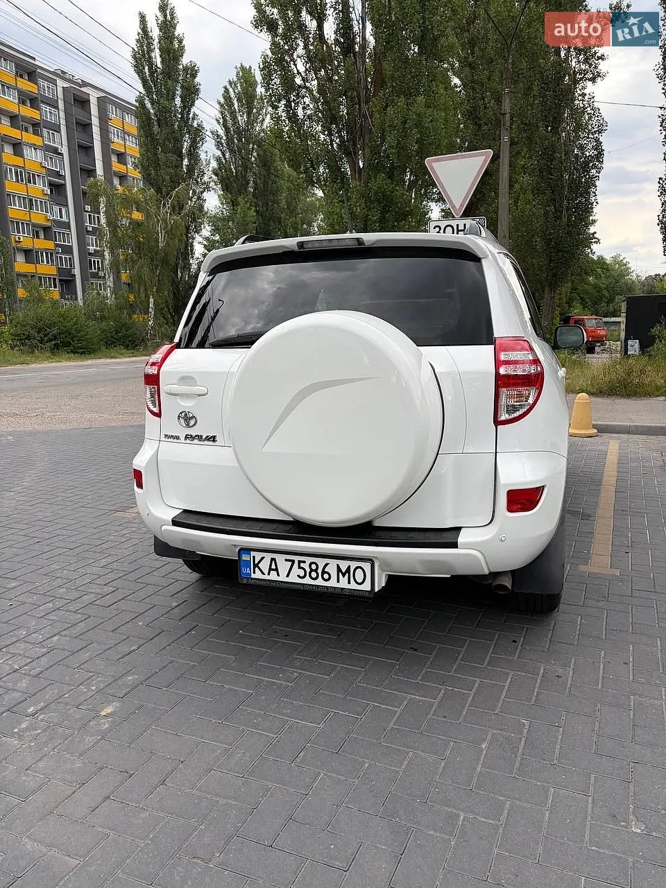 2010 Toyota RAV 4 - мініатюра 2