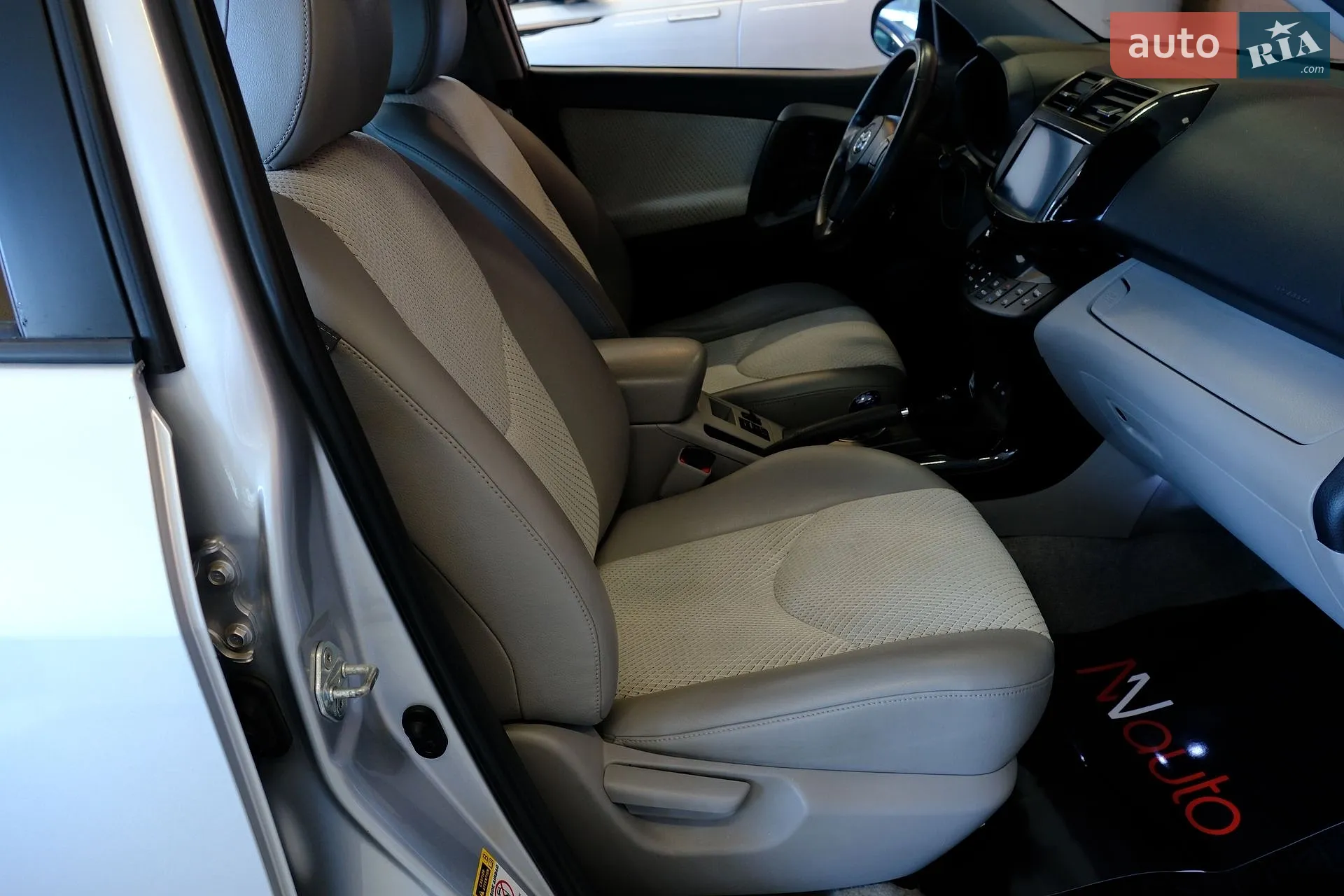 2014 Toyota RAV 4 - мініатюра 34