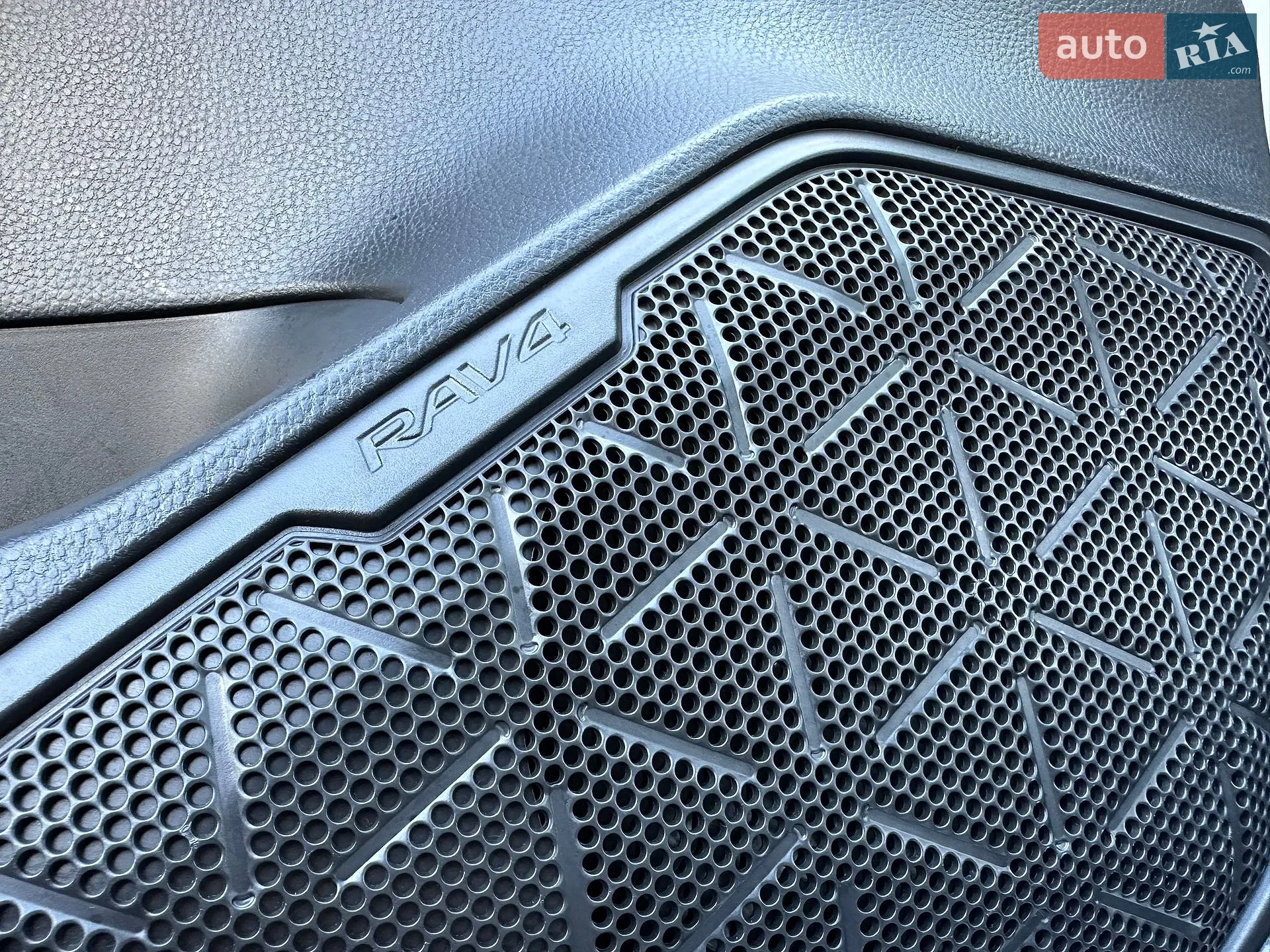2019 Toyota RAV 4 - мініатюра 39