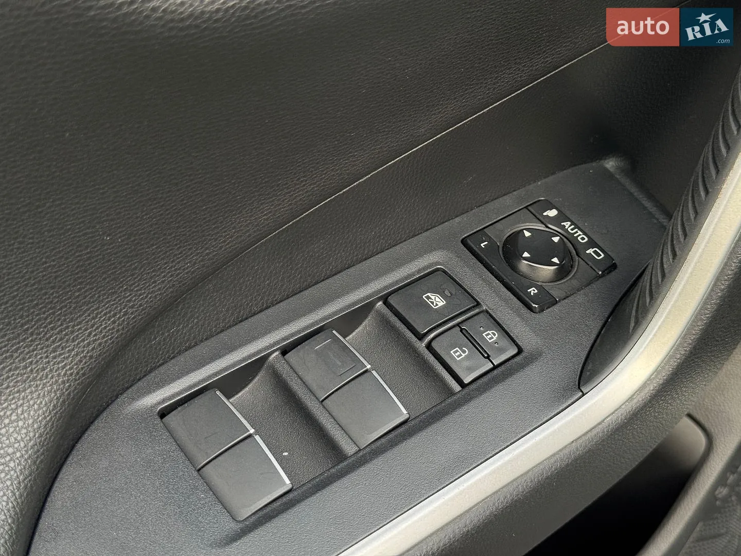 2019 Toyota RAV 4 - мініатюра 15