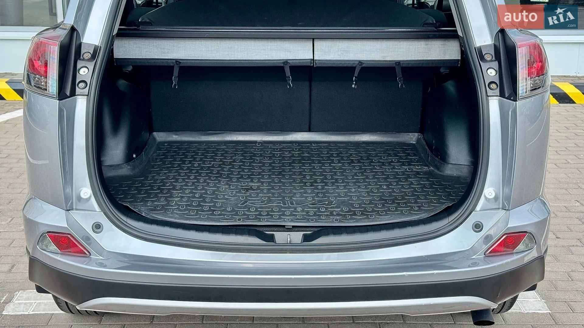 2018 Toyota RAV 4 - мініатюра 13
