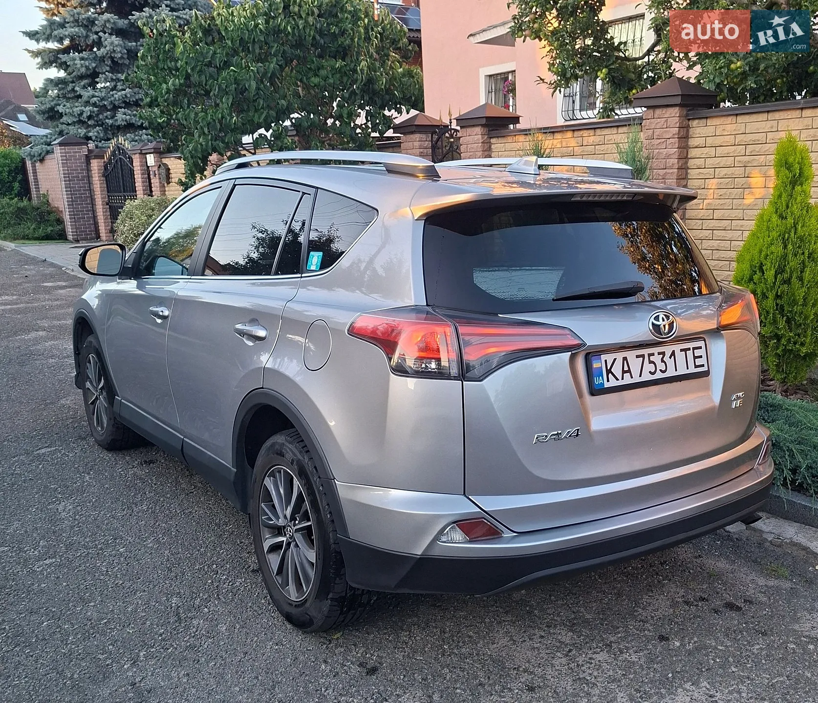 2016 Toyota RAV 4 - мініатюра 4