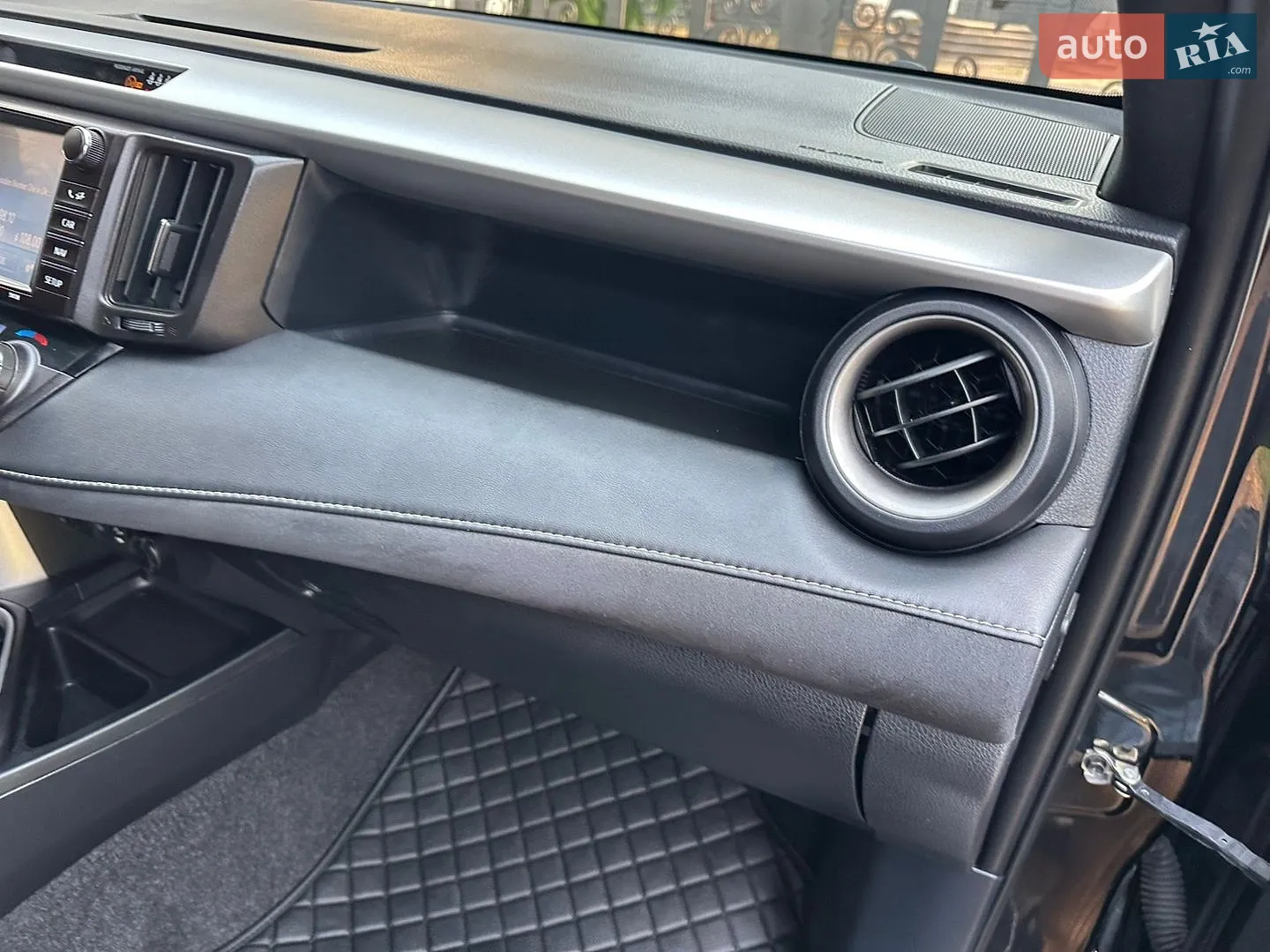 2016 Toyota RAV 4 - мініатюра 131