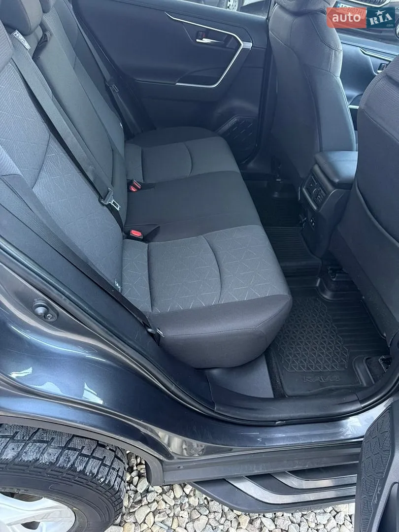 2019 Toyota RAV 4 - мініатюра 18