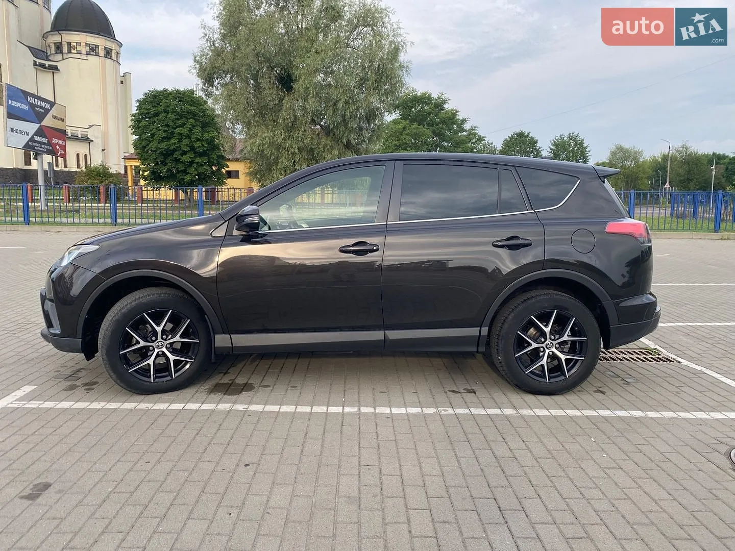 2017 Toyota RAV 4 - мініатюра 12