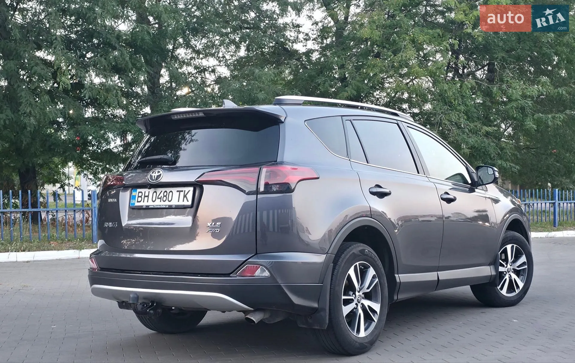 2016 Toyota RAV 4 - мініатюра 3
