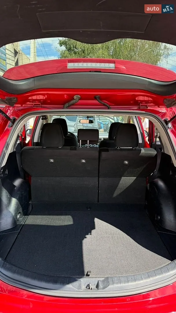2016 Toyota RAV 4 - мініатюра 9