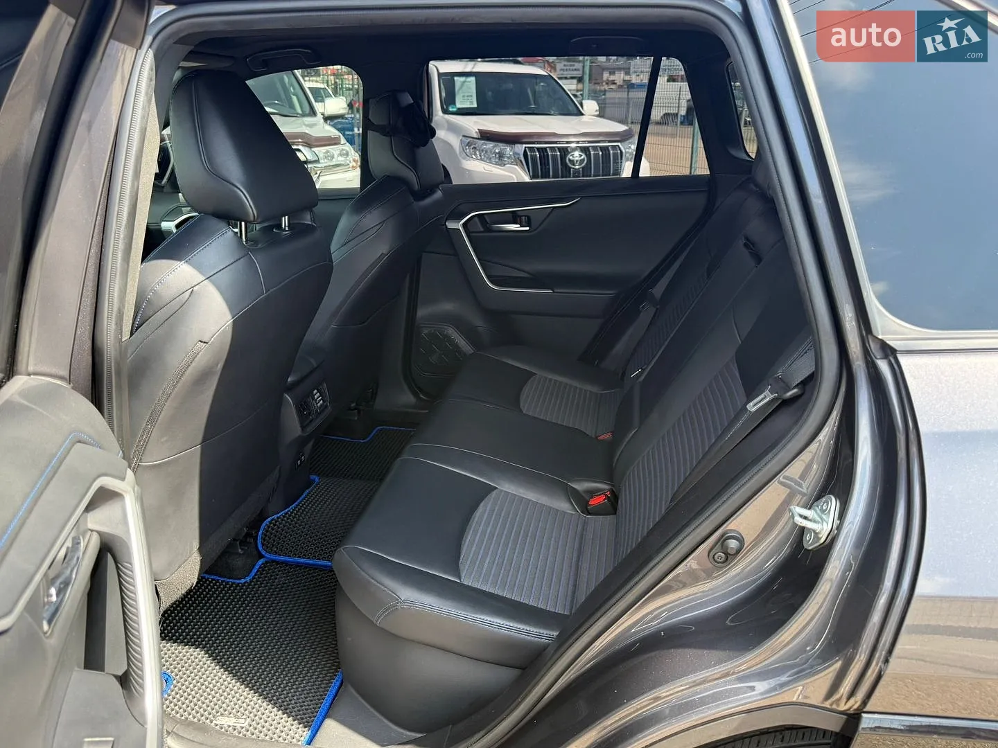 2019 Toyota RAV 4 - мініатюра 17