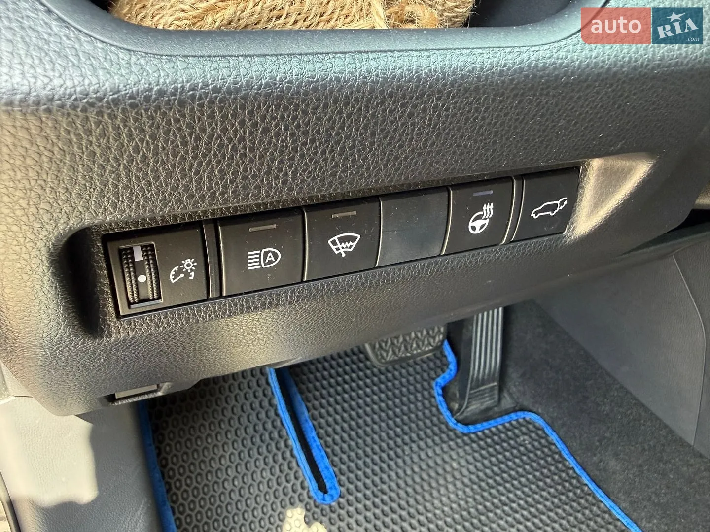 2019 Toyota RAV 4 - мініатюра 18