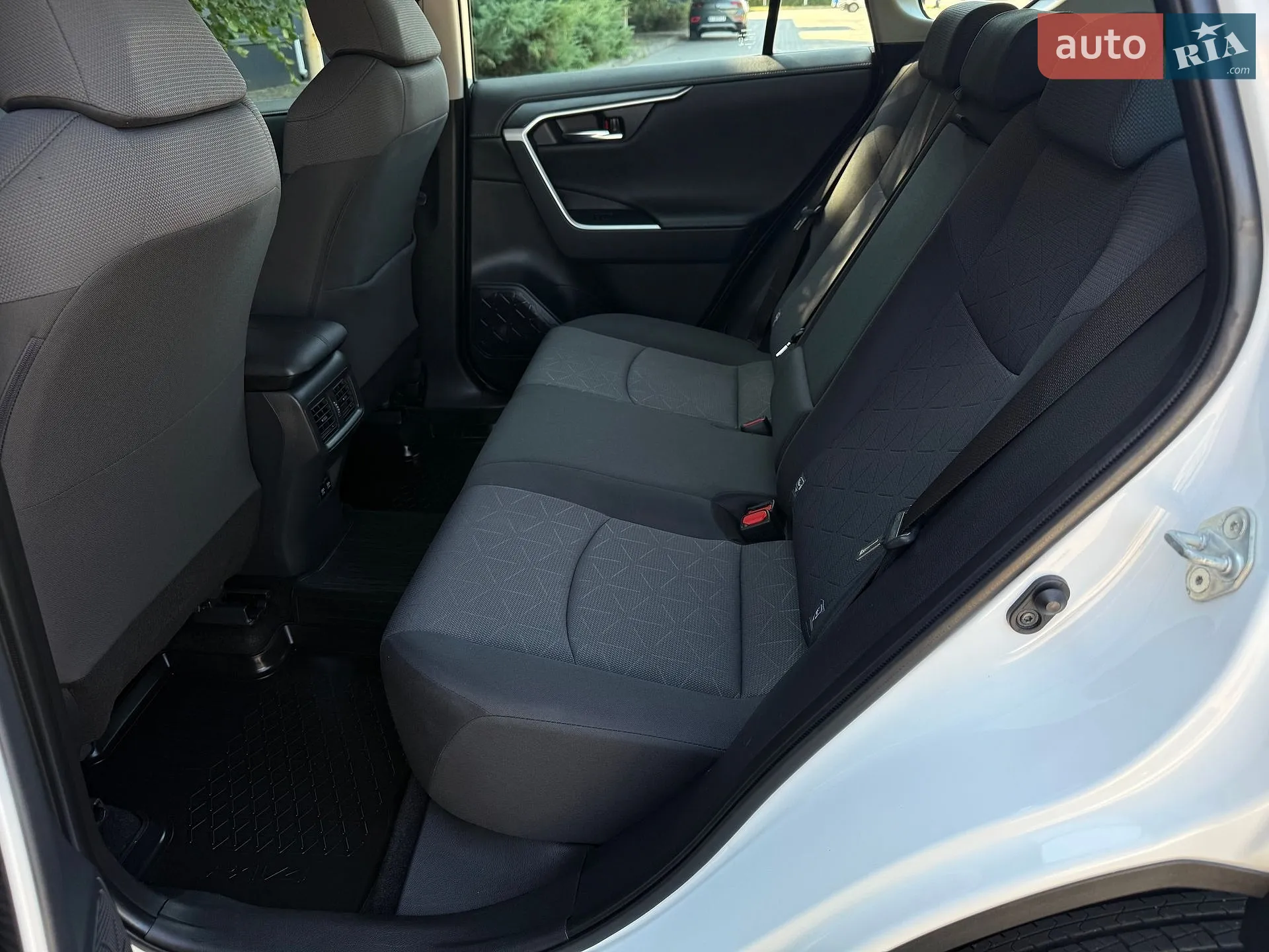 2019 Toyota RAV 4 - мініатюра 47
