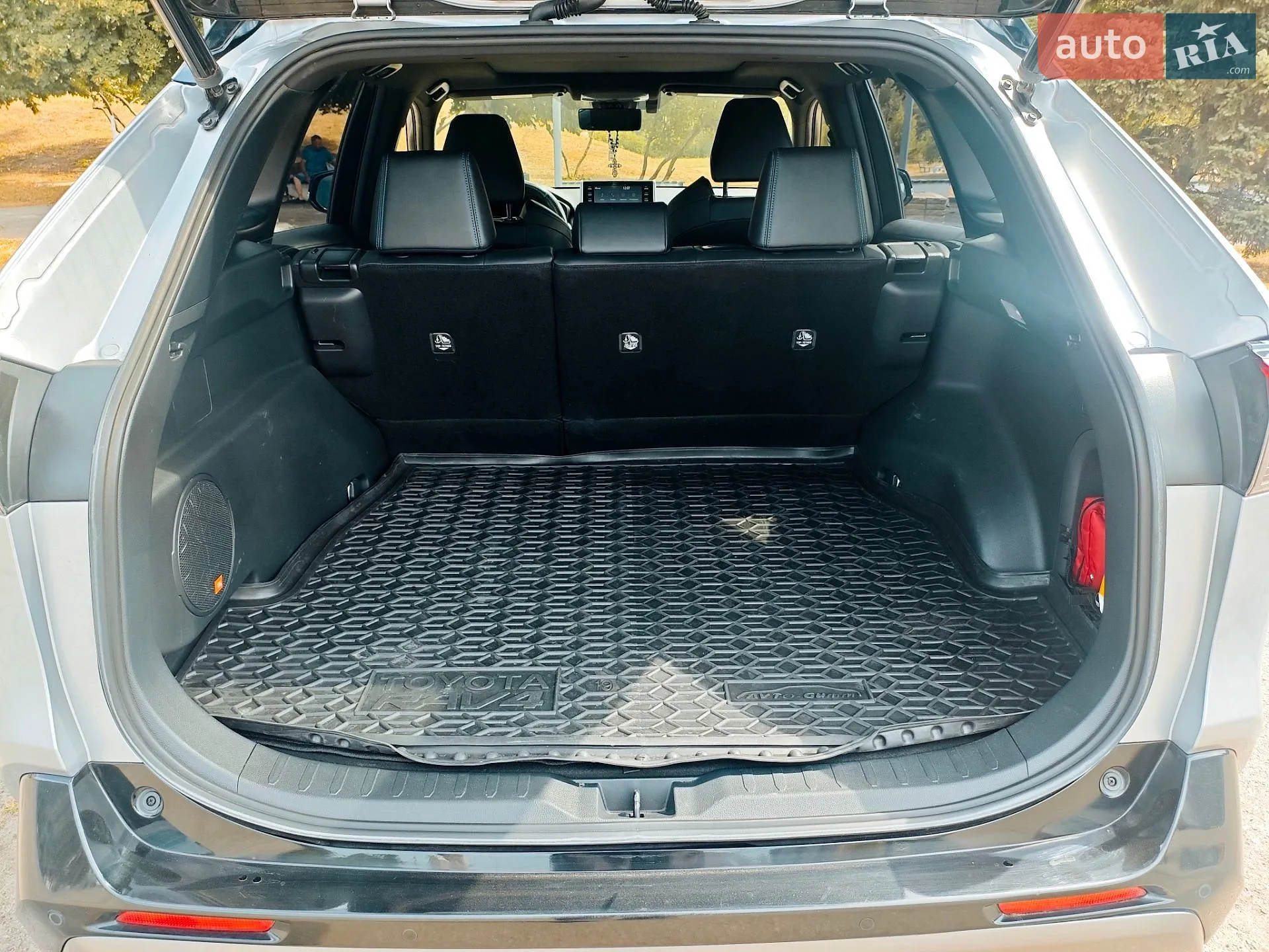2019 Toyota RAV 4 - мініатюра 11