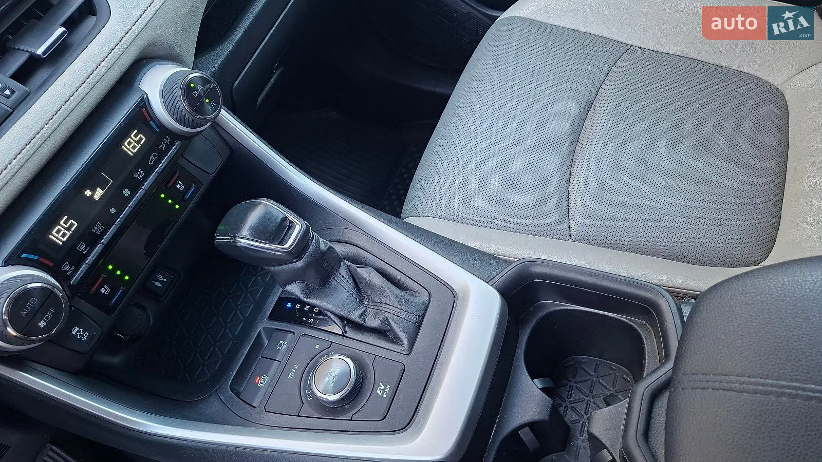 2019 Toyota RAV 4 - мініатюра 20