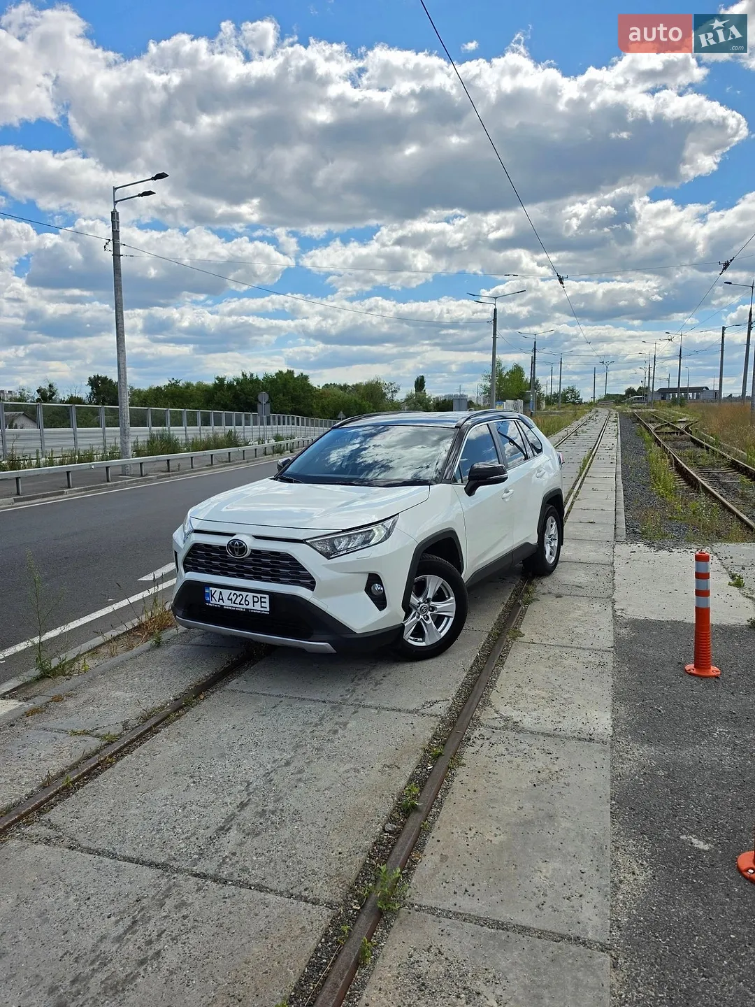 2020 Toyota RAV 4 - фото 1