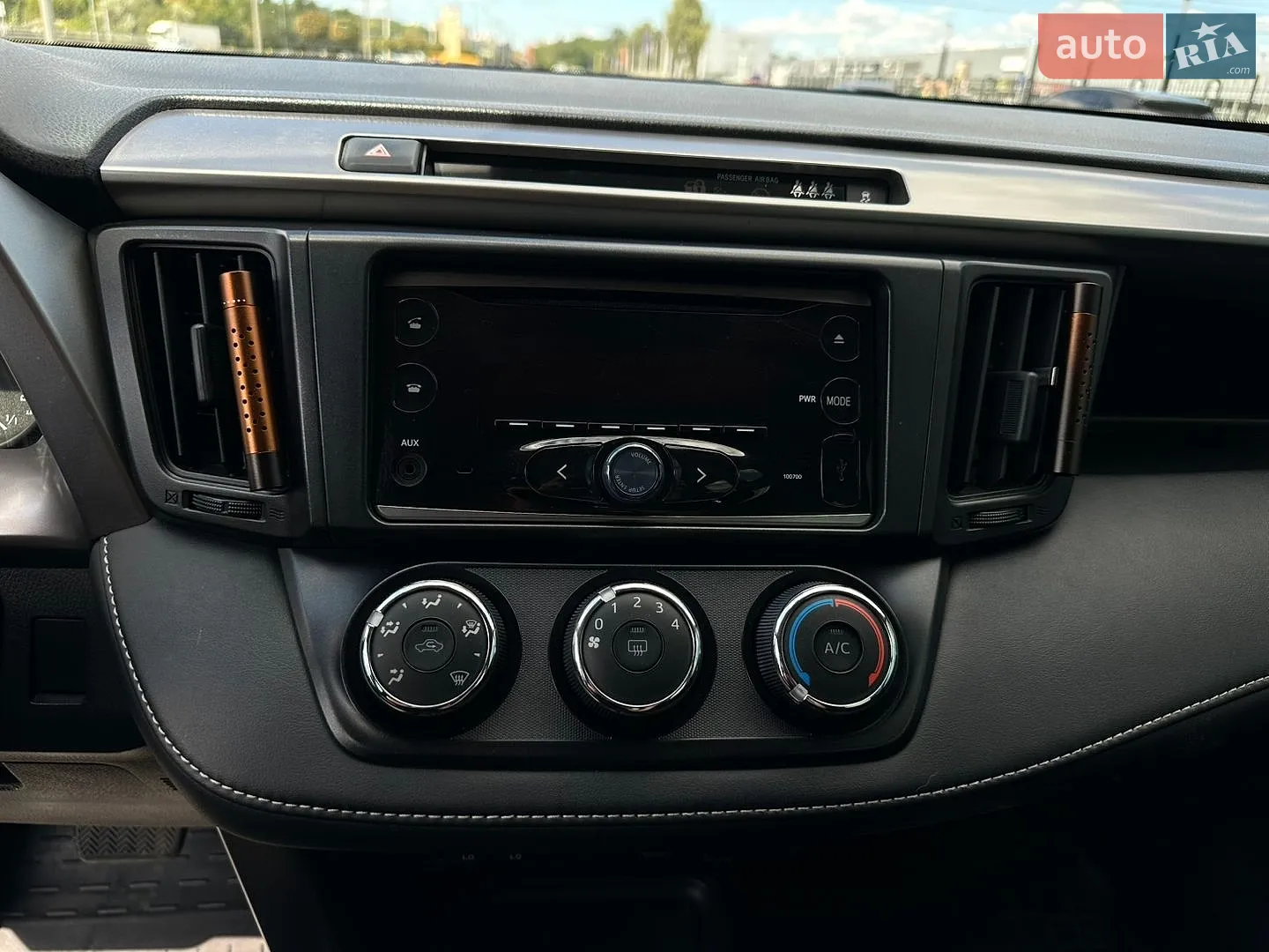 2017 Toyota RAV 4 - мініатюра 13