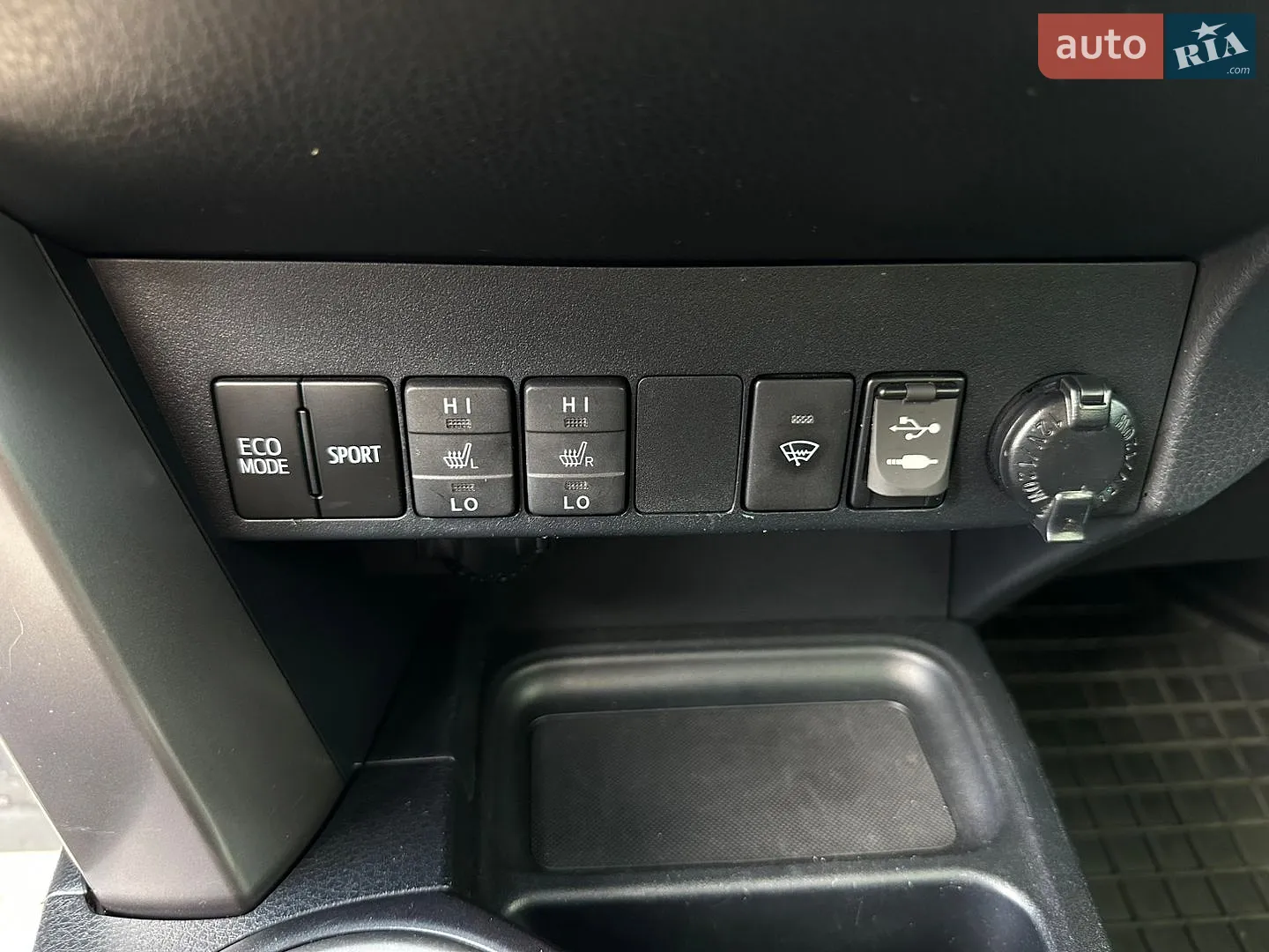 2017 Toyota RAV 4 - мініатюра 12