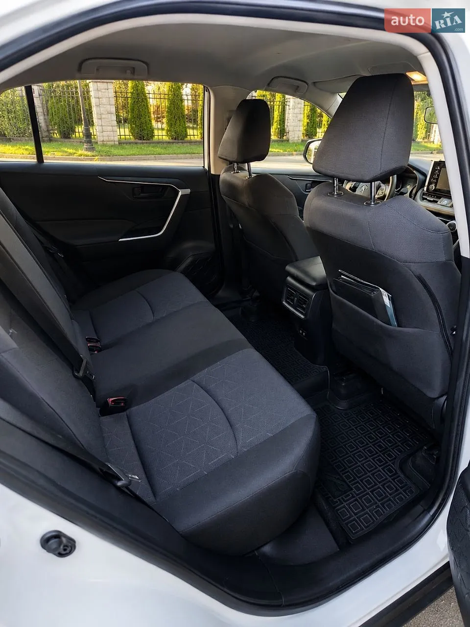 2020 Toyota RAV 4 - мініатюра 12