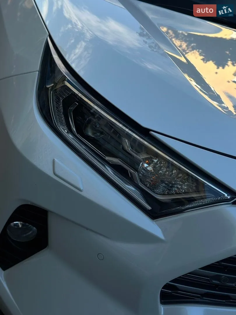 2019 Toyota RAV 4 - фото 1