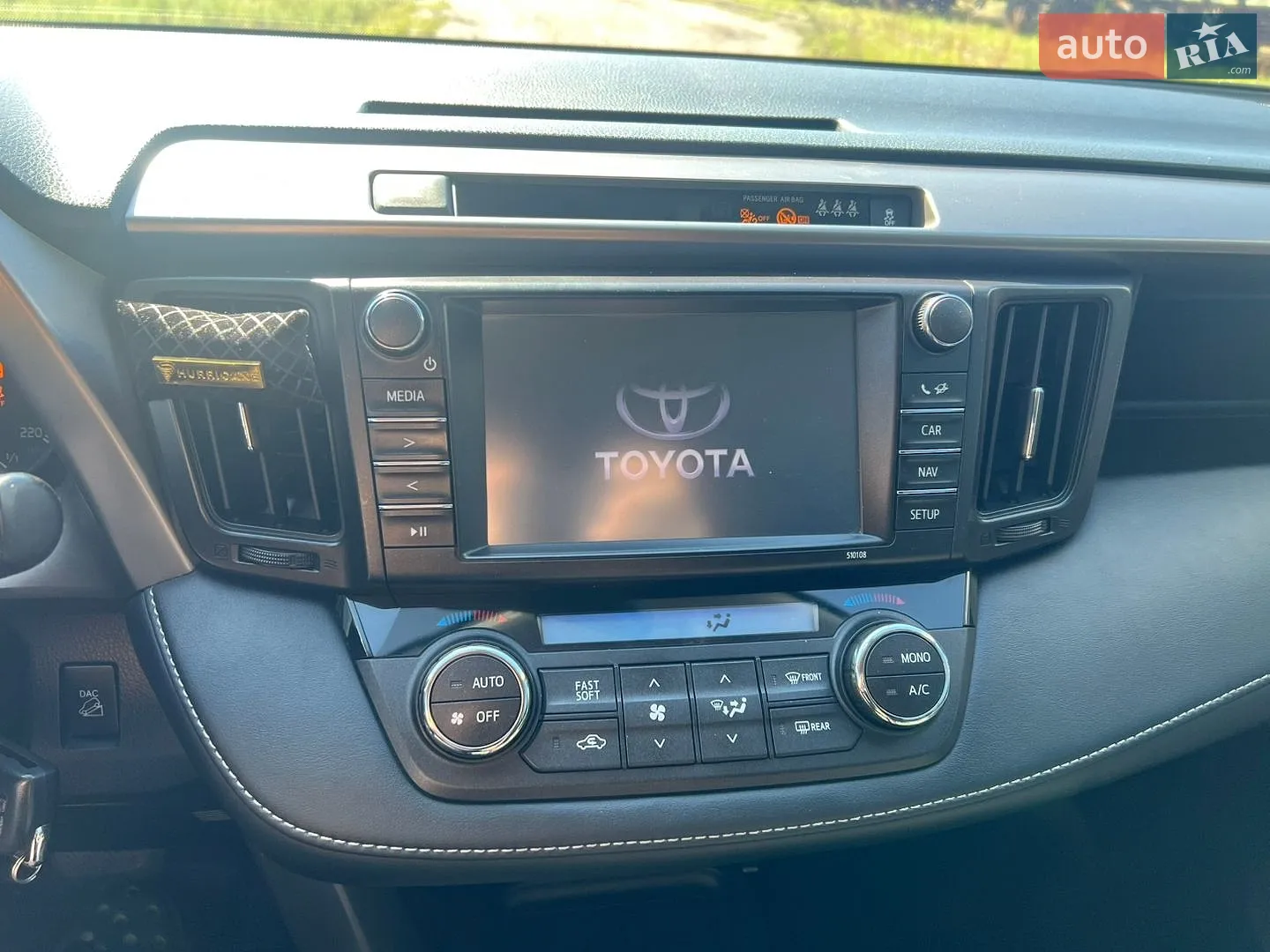 2018 Toyota RAV 4 - мініатюра 10