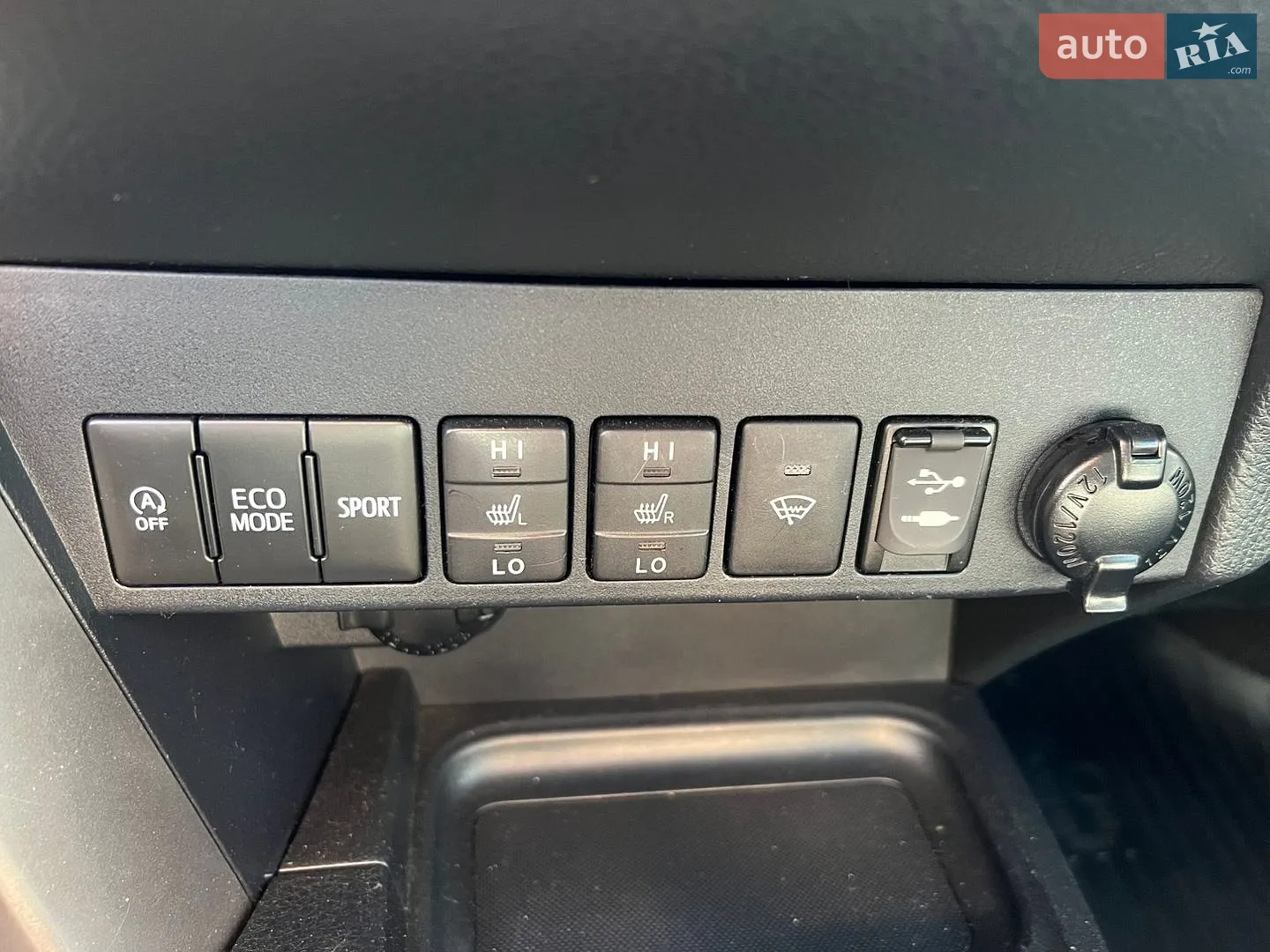 2018 Toyota RAV 4 - мініатюра 11