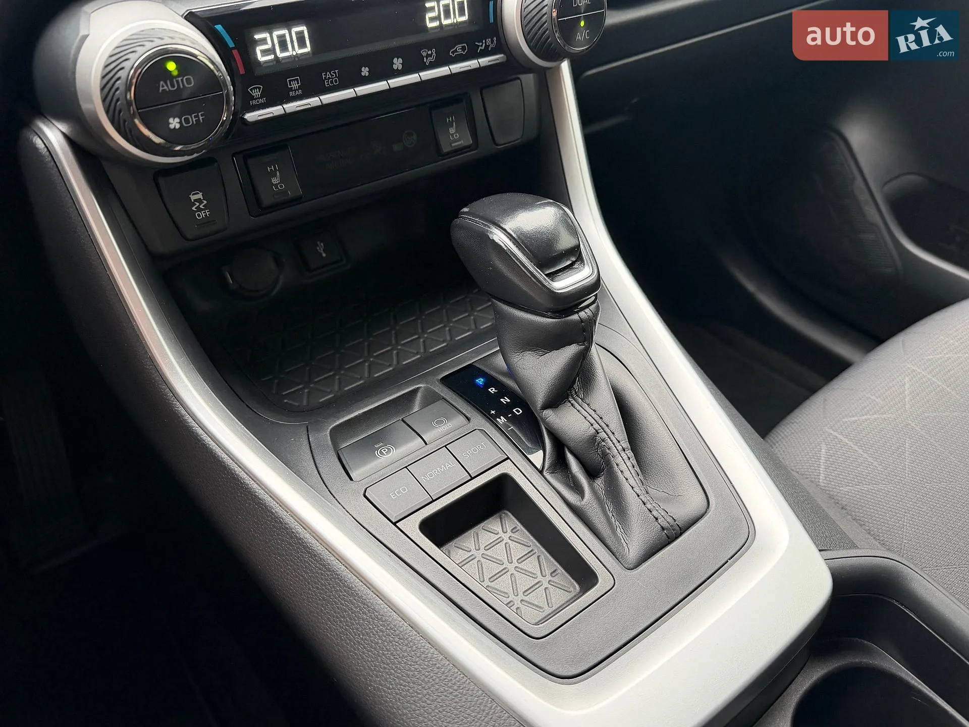 2020 Toyota RAV 4 - мініатюра 27