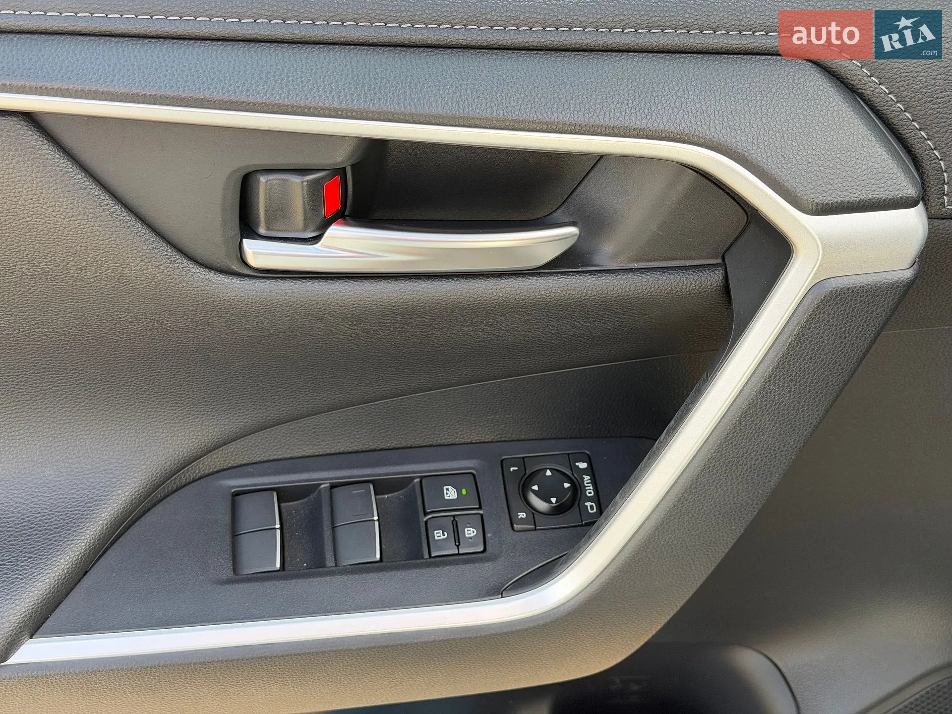 2019 Toyota RAV 4 - мініатюра 25