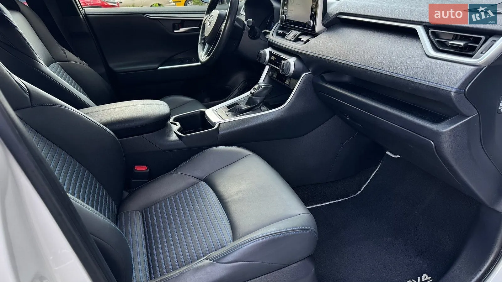 2022 Toyota RAV 4 - мініатюра 6
