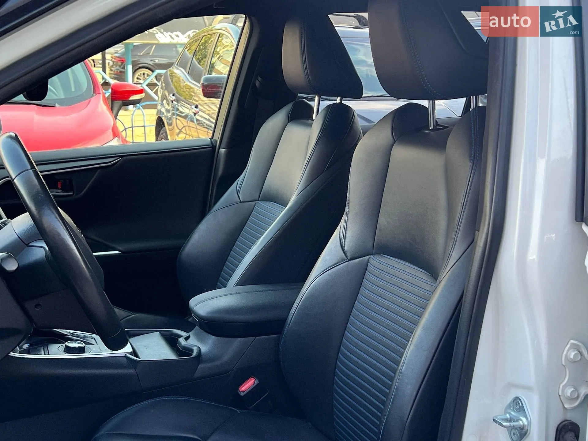 2020 Toyota RAV 4 - мініатюра 11