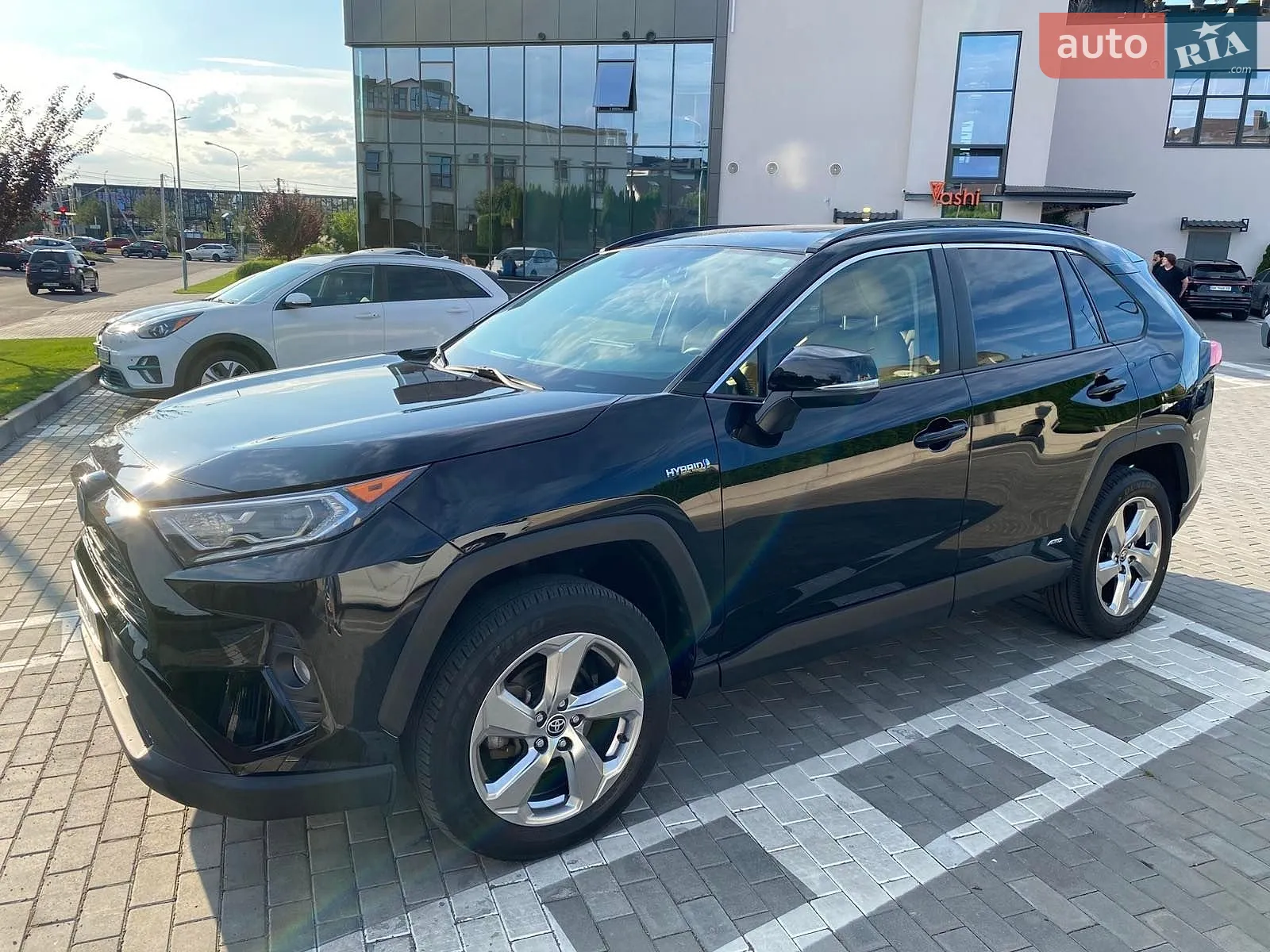 2021 Toyota RAV 4 - фото 1