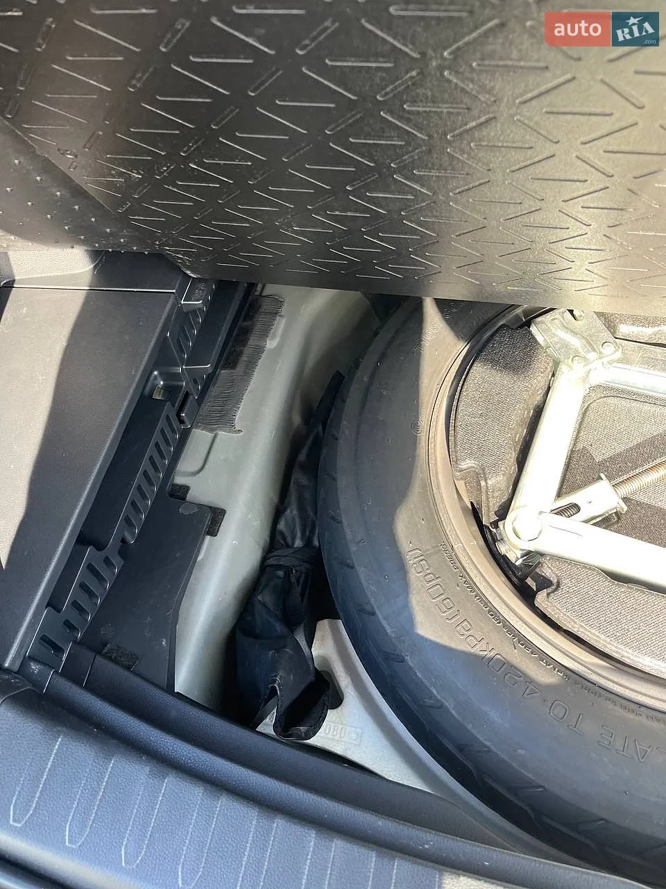 2019 Toyota RAV 4 - мініатюра 18