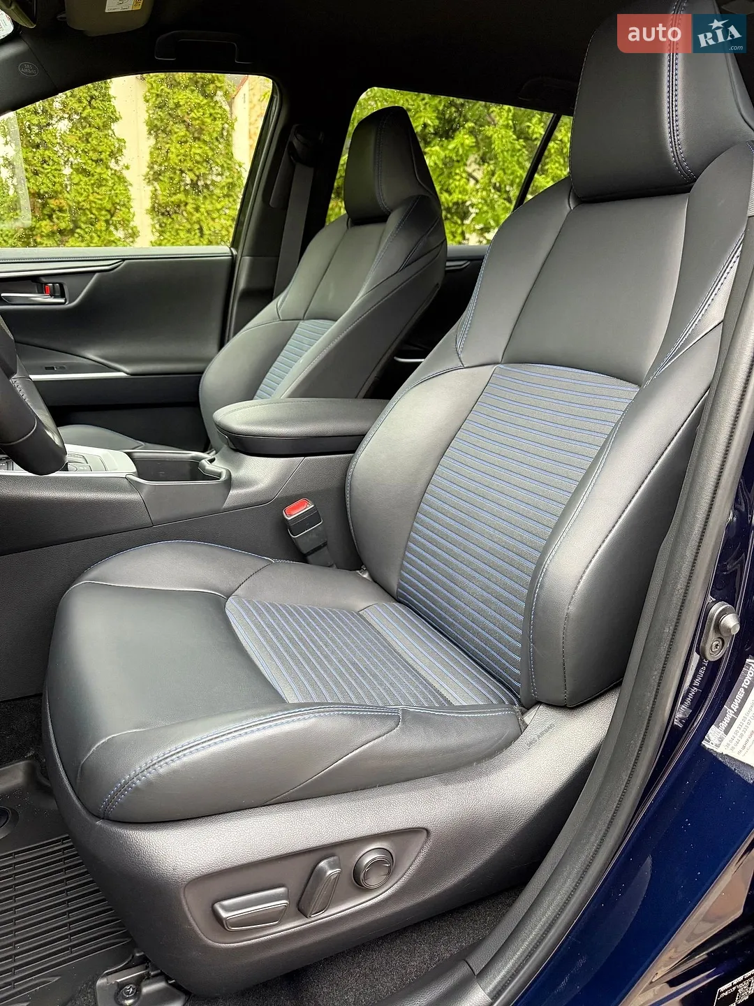 2024 Toyota RAV 4 - мініатюра 17