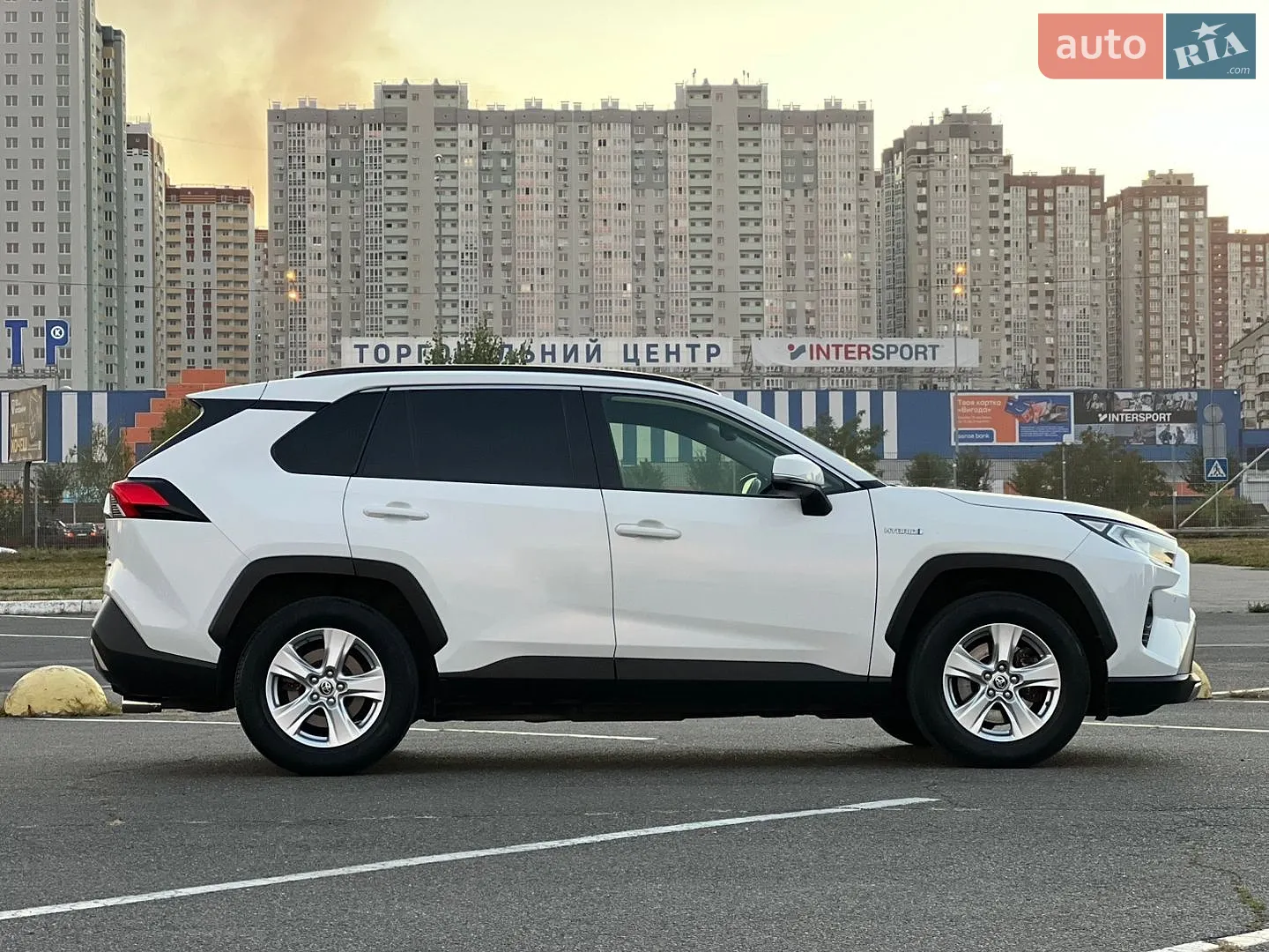 2020 Toyota RAV 4 - мініатюра 9