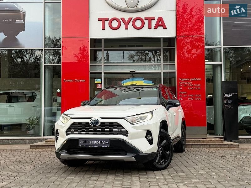 Внедорожник / Кроссовер Toyota RAV4 2018 в Кривом Роге фото Внедорожник / Кроссовер Toyota RAV4 2018 в Кривом Роге