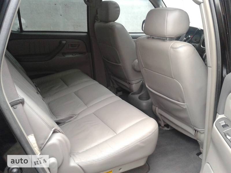 Внедорожник / Кроссовер Toyota Sequoia 2004 в Днепре