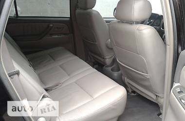 Внедорожник / Кроссовер Toyota Sequoia 2004 в 