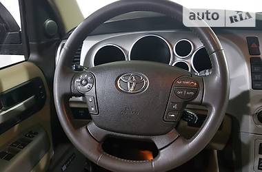 Внедорожник / Кроссовер Toyota Sequoia 2008 в Киеве