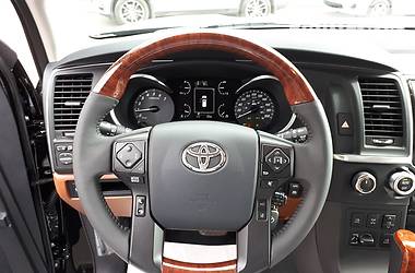 Внедорожник / Кроссовер Toyota Sequoia 2018 в Киеве