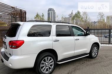 Внедорожник / Кроссовер Toyota Sequoia 2009 в Киеве