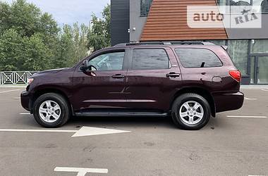 Внедорожник / Кроссовер Toyota Sequoia 2012 в Киеве