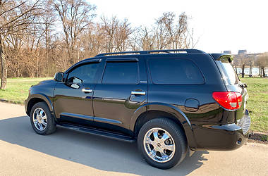 Внедорожник / Кроссовер Toyota Sequoia 2008 в Кривом Роге