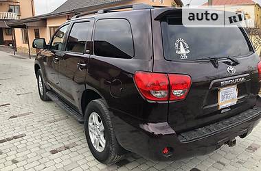 Позашляховик / Кросовер Toyota Sequoia 2012 в Львові