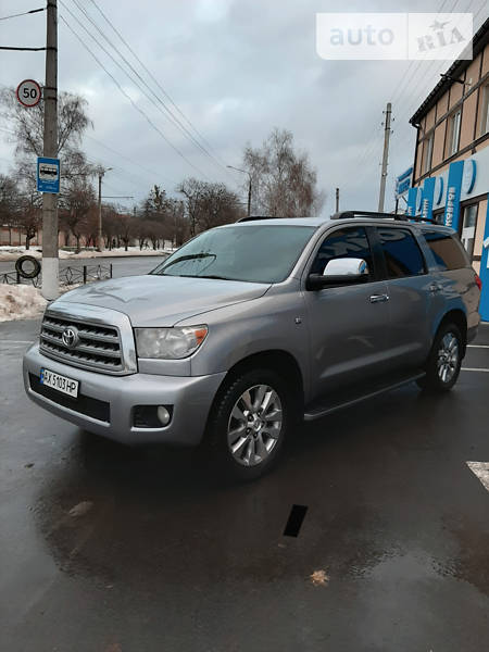 Внедорожник / Кроссовер Toyota Sequoia 2011 в Харькове