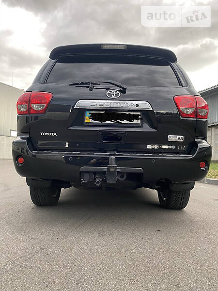 Позашляховик / Кросовер Toyota Sequoia 2008 в Києві фото 10 Позашляховик / Кросовер Toyota Sequoia 2008 в Києві