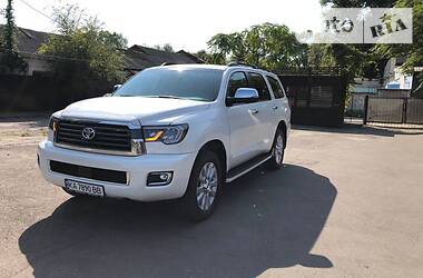 Toyota Sequoia 2015