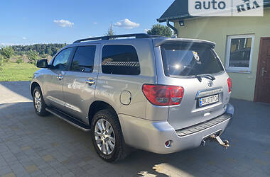 Универсал Toyota Sequoia 2012 в Ровно