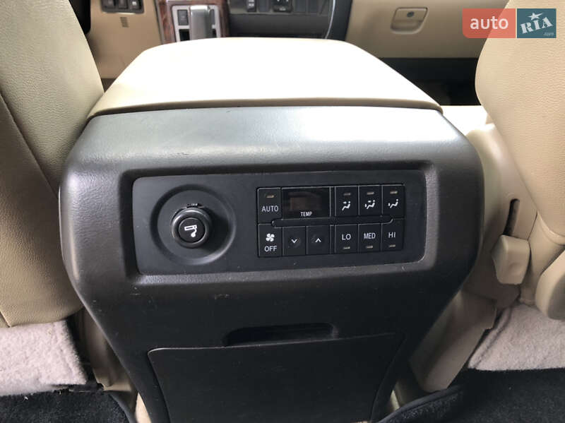 Внедорожник / Кроссовер Toyota Sequoia 2010 в Самборе