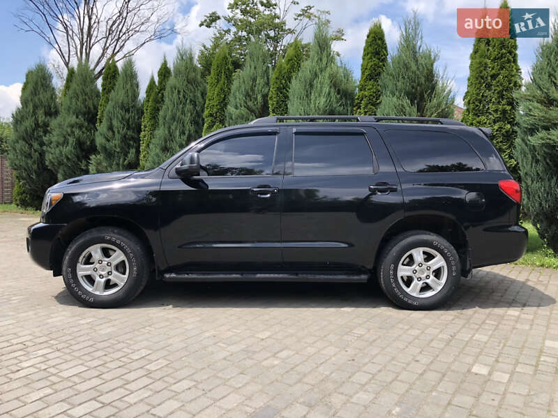 Внедорожник / Кроссовер Toyota Sequoia 2010 в Самборе