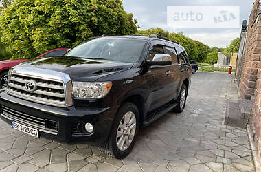 Toyota Sequoia 2016