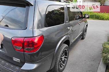 Позашляховик / Кросовер Toyota Sequoia 2009 в Умані